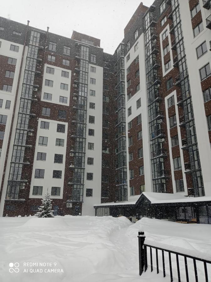 Lux Apartment & Центр,Жк Театральний Riwne Exterior foto