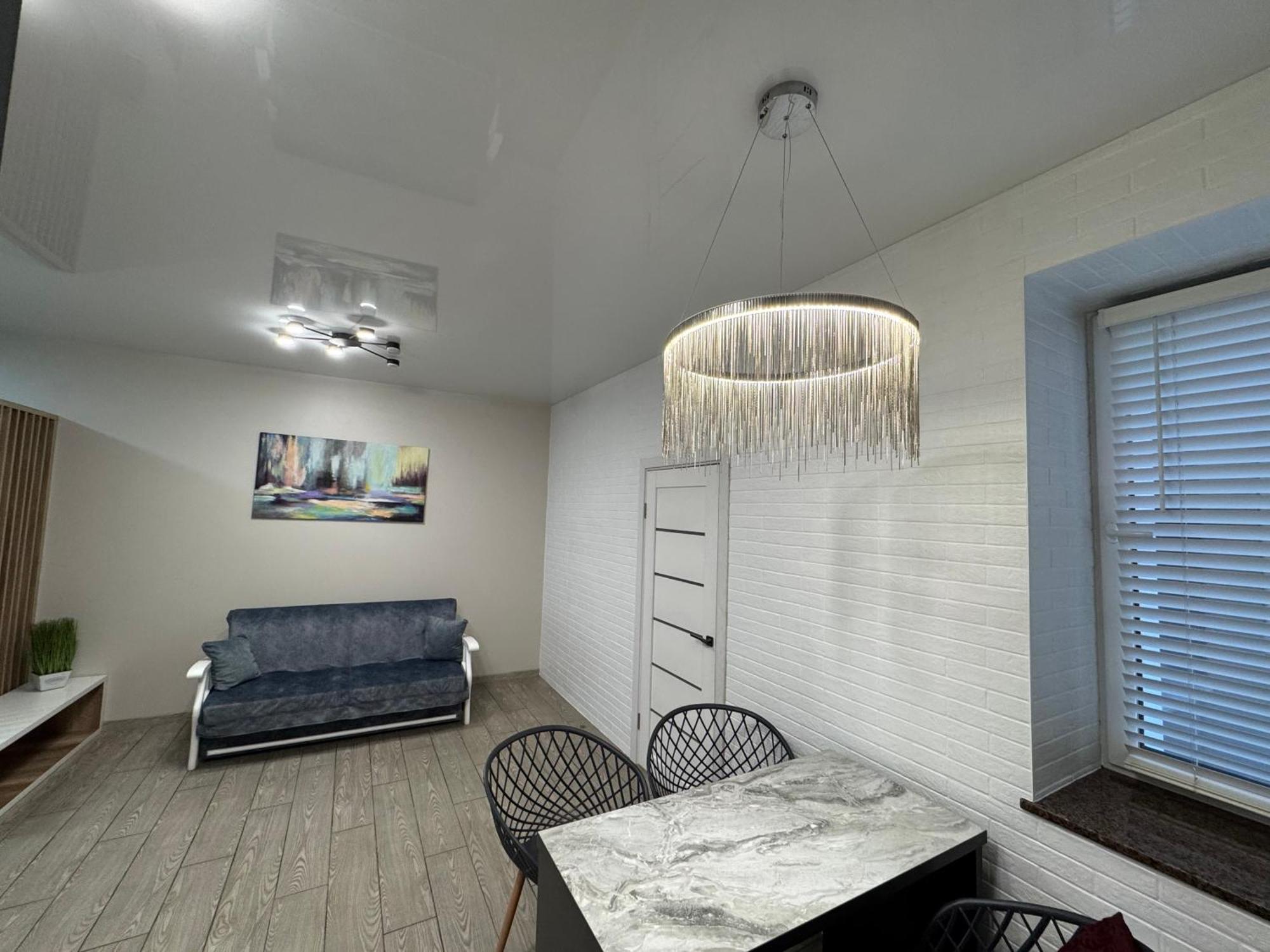 Lux Apartment & Центр,Жк Театральний Riwne Exterior foto