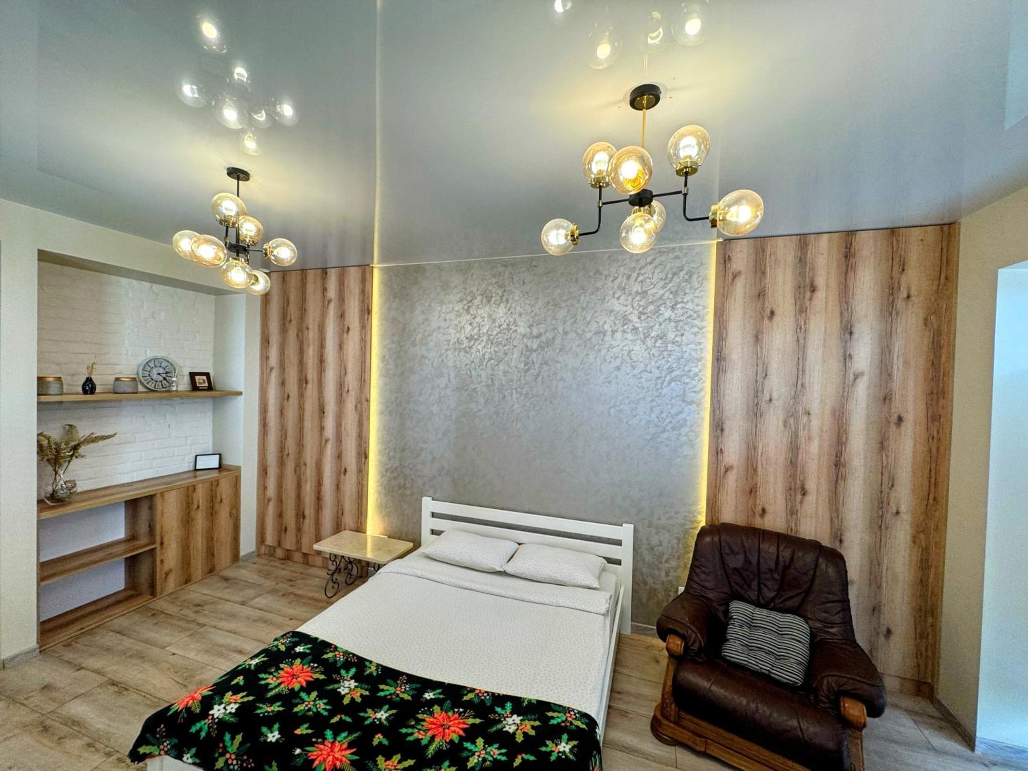 Lux Apartment & Центр,Жк Театральний Riwne Exterior foto